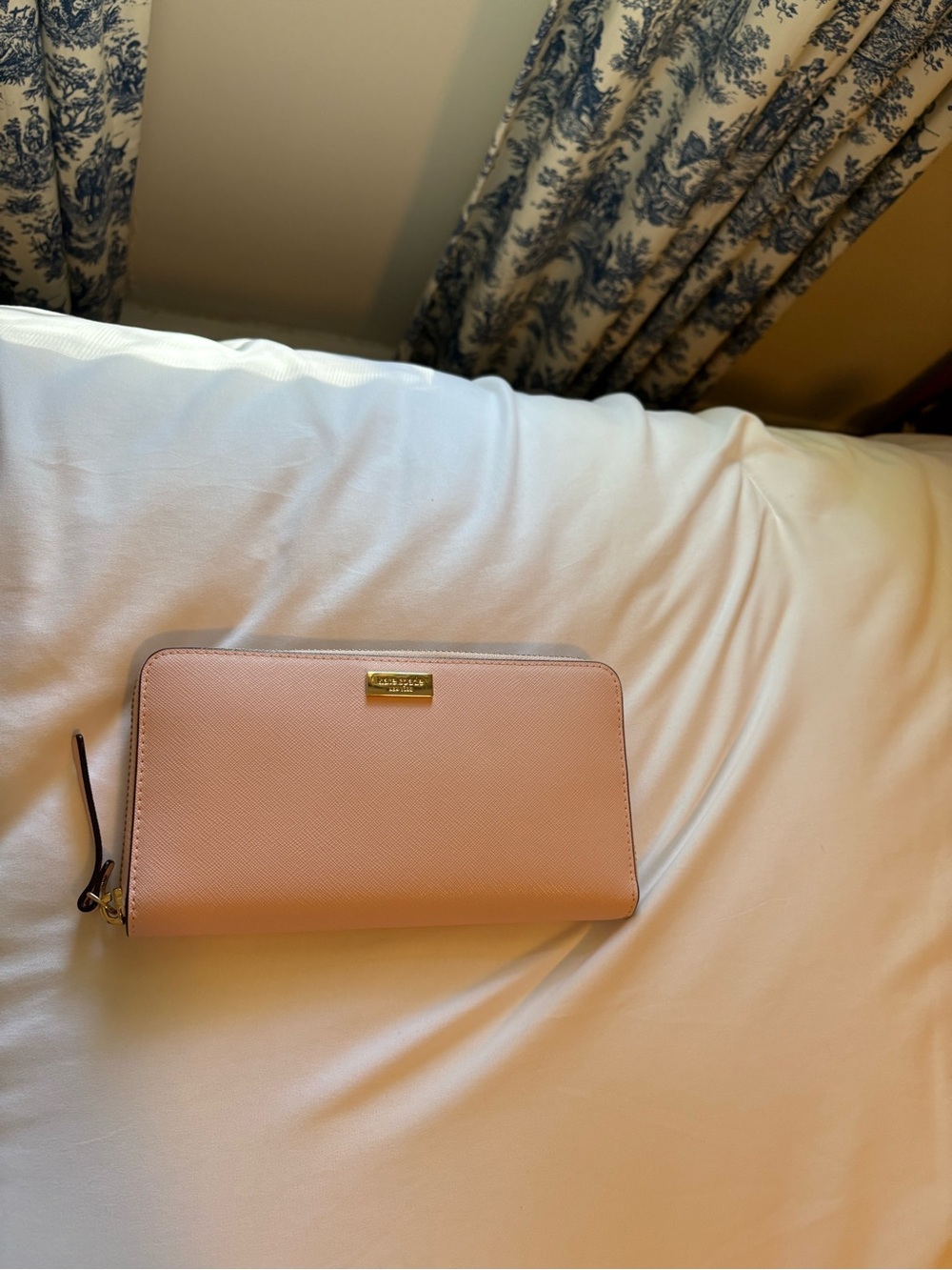 Kate Spade Zip Wallet